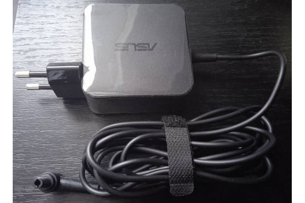 Alimentator incarcator Asus Original, 19V, 3.42A, 65W, 5.5x2.5x10mm, pentru laptop si All-In-One, ADP-65DW Z, Second Hand