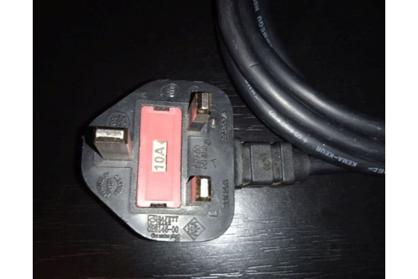Cablu alimentare UK cu siguranta 10A, 1.8m, mufa pentru PC, Second Hand
