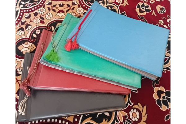 Album foto vechi din perioada comunista, Second Hand