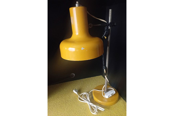 Lampa de birou metalica, din perioada comunista, vintage