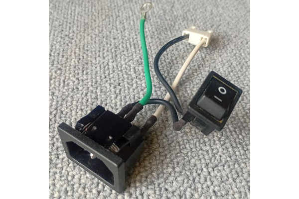 Mufa alimentare tip PC IEC C14, cu comutator si masa, Second Hand