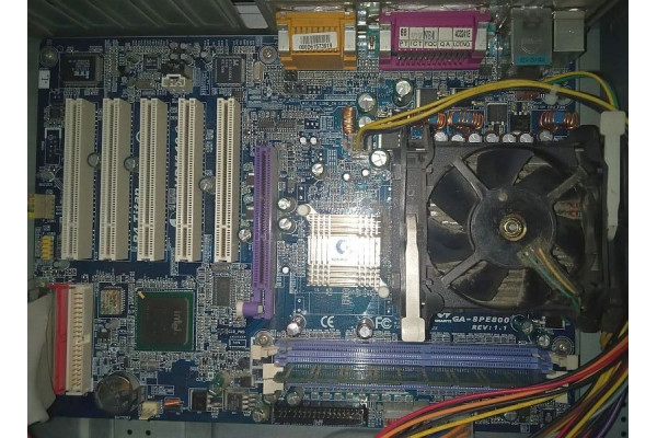 Placa de baza PC Gigabyte GA-8PE800, socket 478, DDR, AGP, IDE, vintage, Second Hand