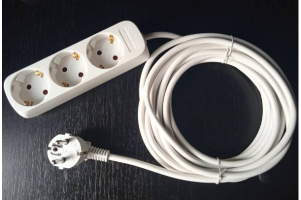 Prelungitor 220V, 5 metri, 3 porturi, Second Hand